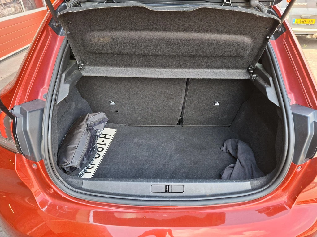 Peugeot 208 – foto 11