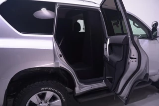 Toyota Land Cruiser – thumbnail 12
