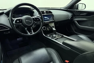 Jaguar XE – thumbnail 20