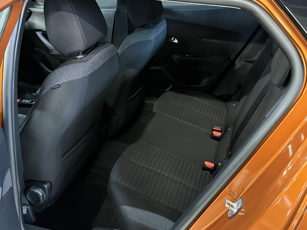 Peugeot e-2008 – foto 11
