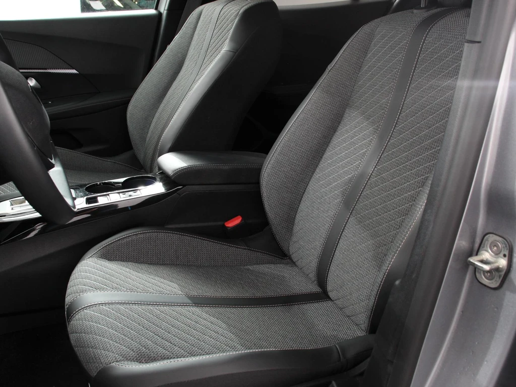 Peugeot e-2008 – foto 16