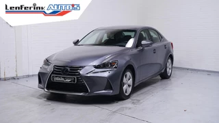 Lexus IS – thumbnail 1