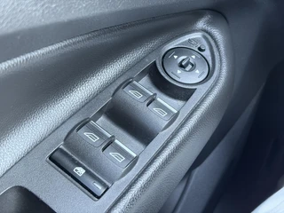 Ford Kuga – thumbnail 27