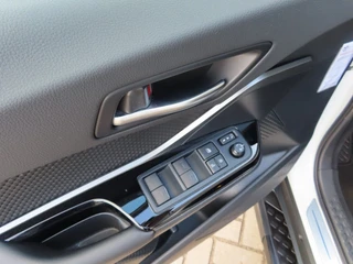 Toyota C-HR – thumbnail 17