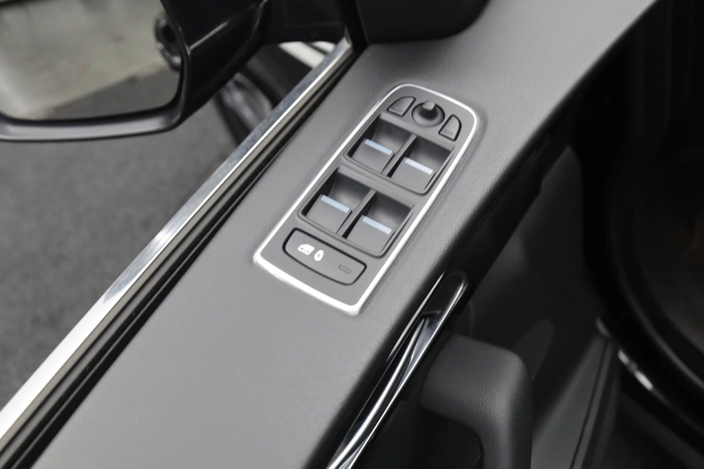 Jaguar F-PACE – foto 32