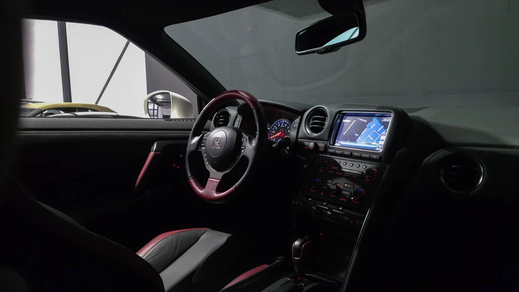 Nissan GT-R – foto 15