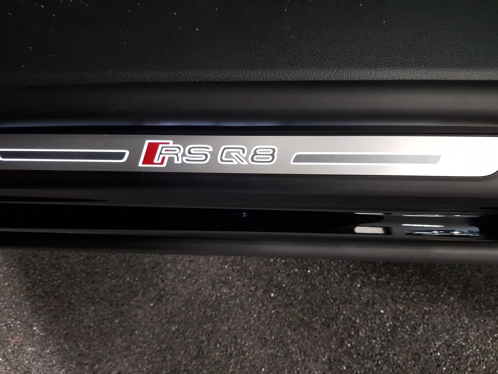 Audi Q8 – foto 18