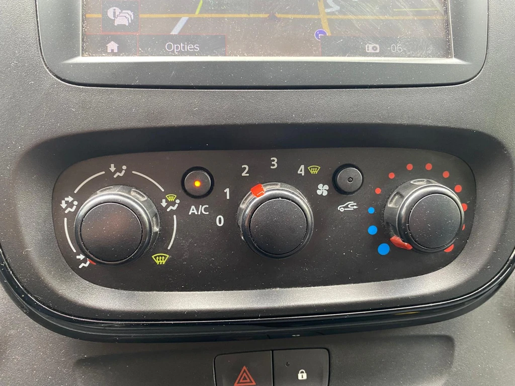 Opel Vivaro – foto 27
