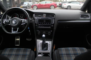 Volkswagen Golf – thumbnail 5