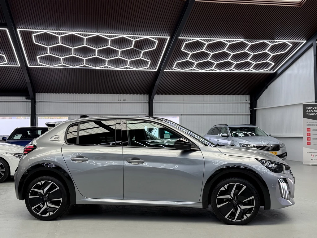 Peugeot 208 – foto 8