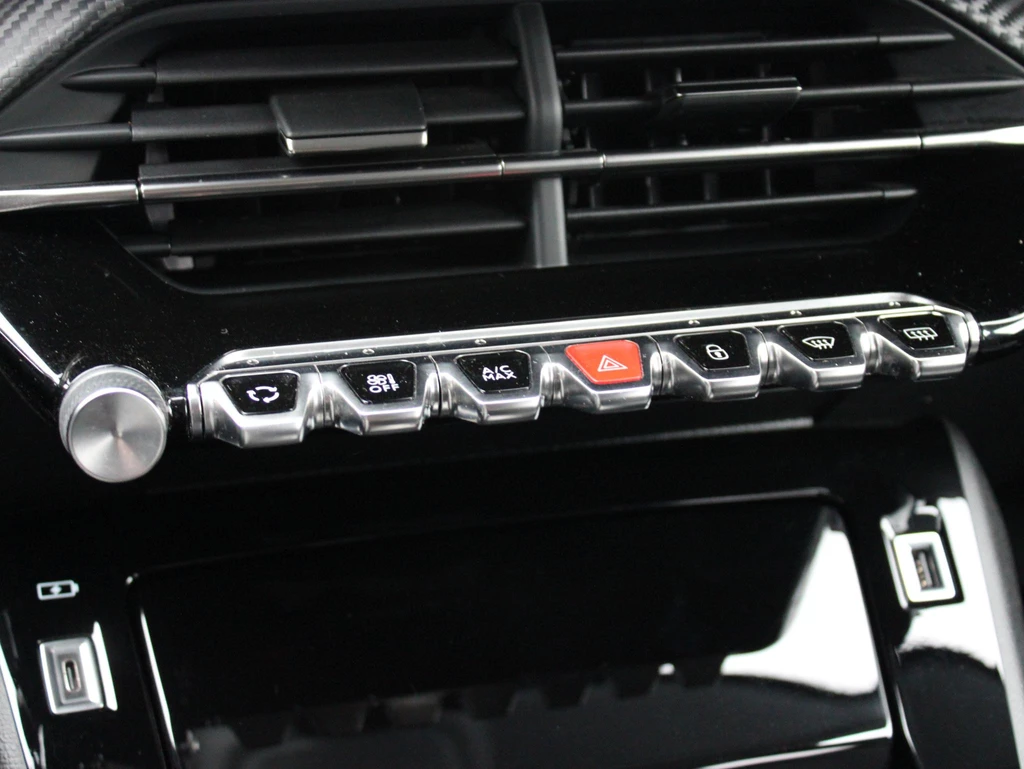 Peugeot e-208 – foto 24