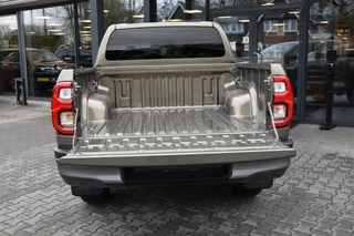 Toyota Hilux – thumbnail 8
