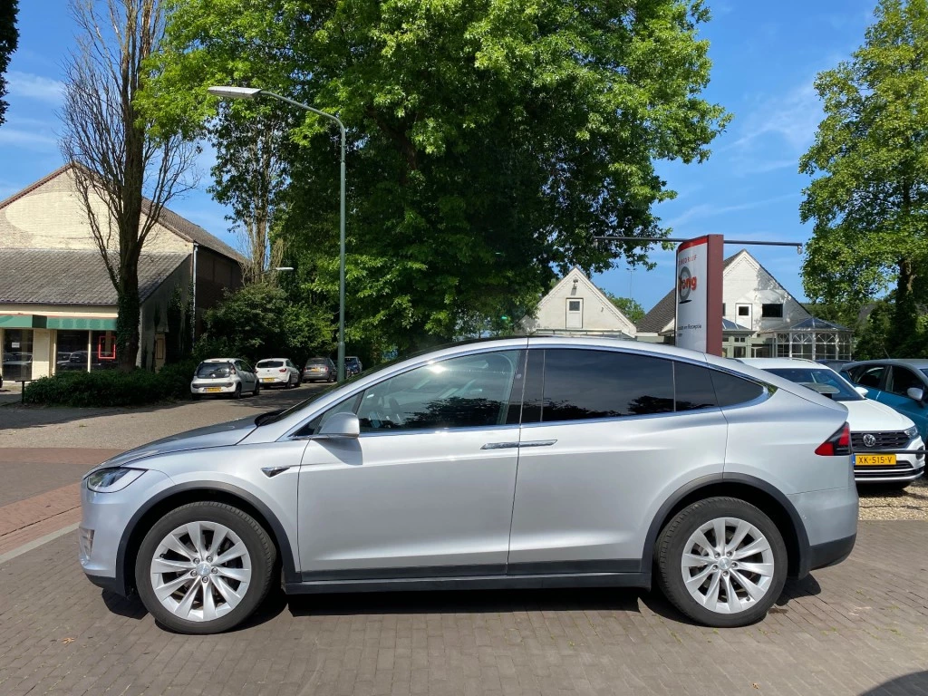 Tesla Model X – foto 2