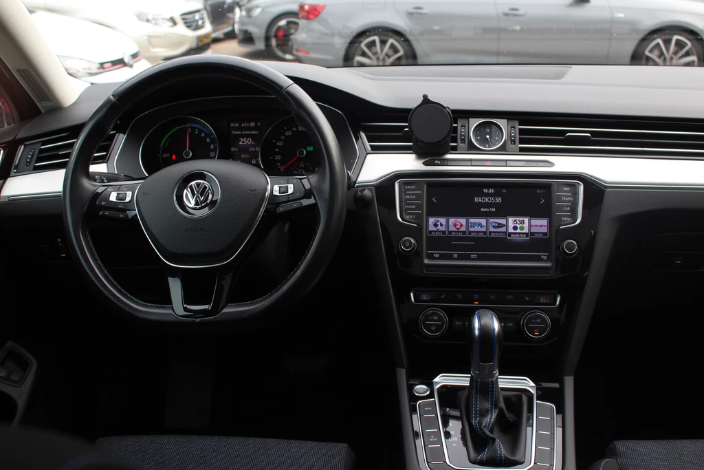 Volkswagen Passat – foto 11