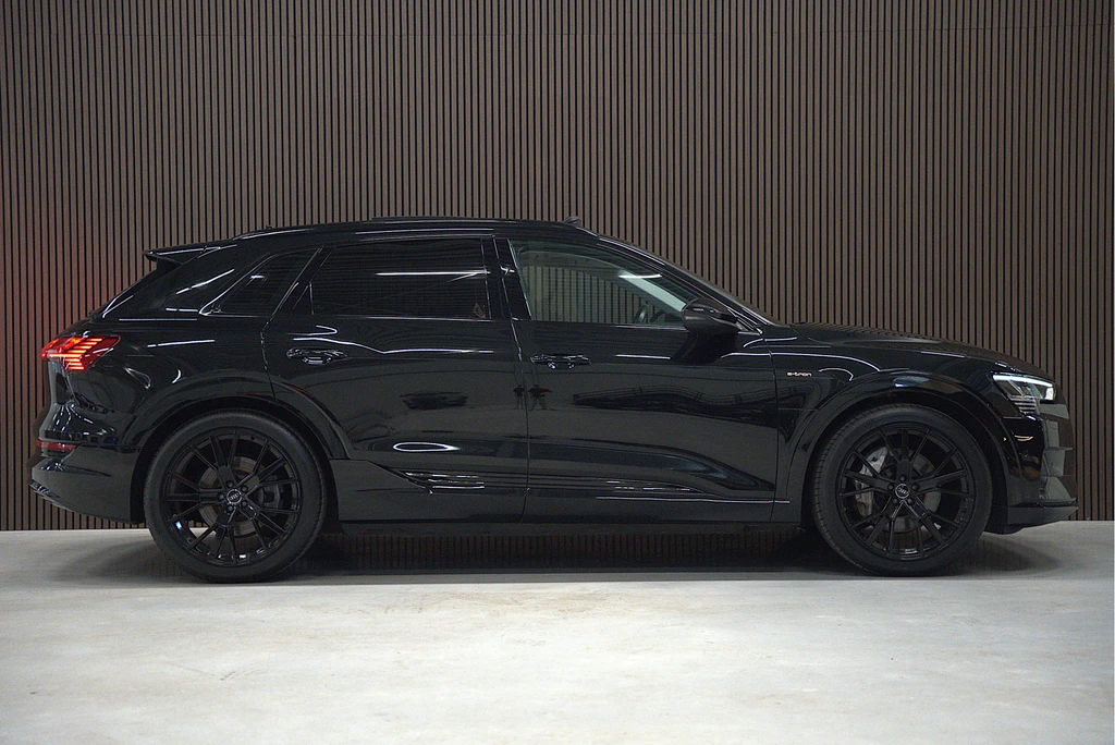 Audi e-tron – foto 12
