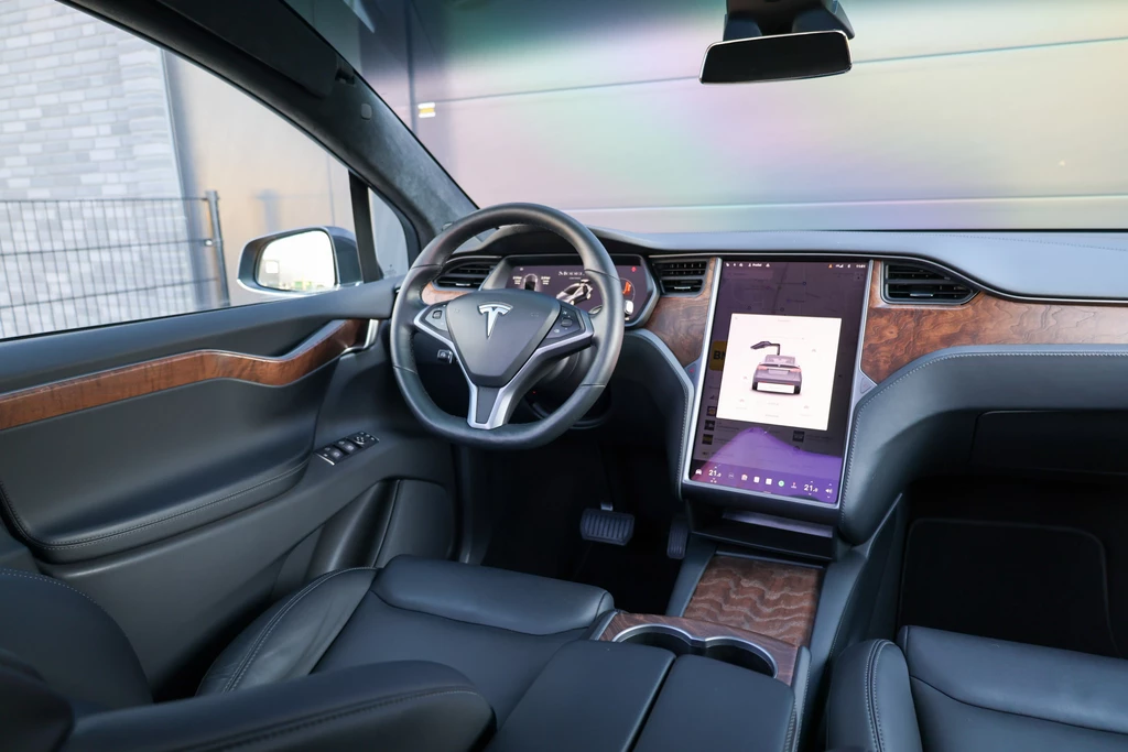 Tesla Model X – foto 41