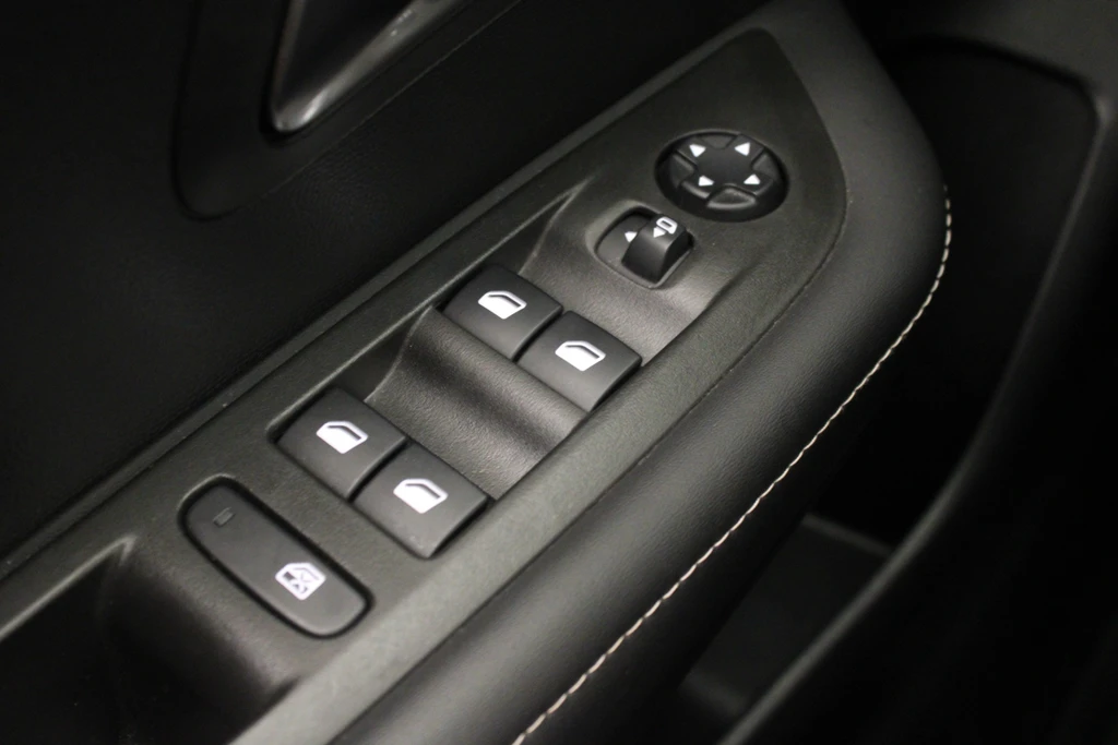 Peugeot 208 – foto 13