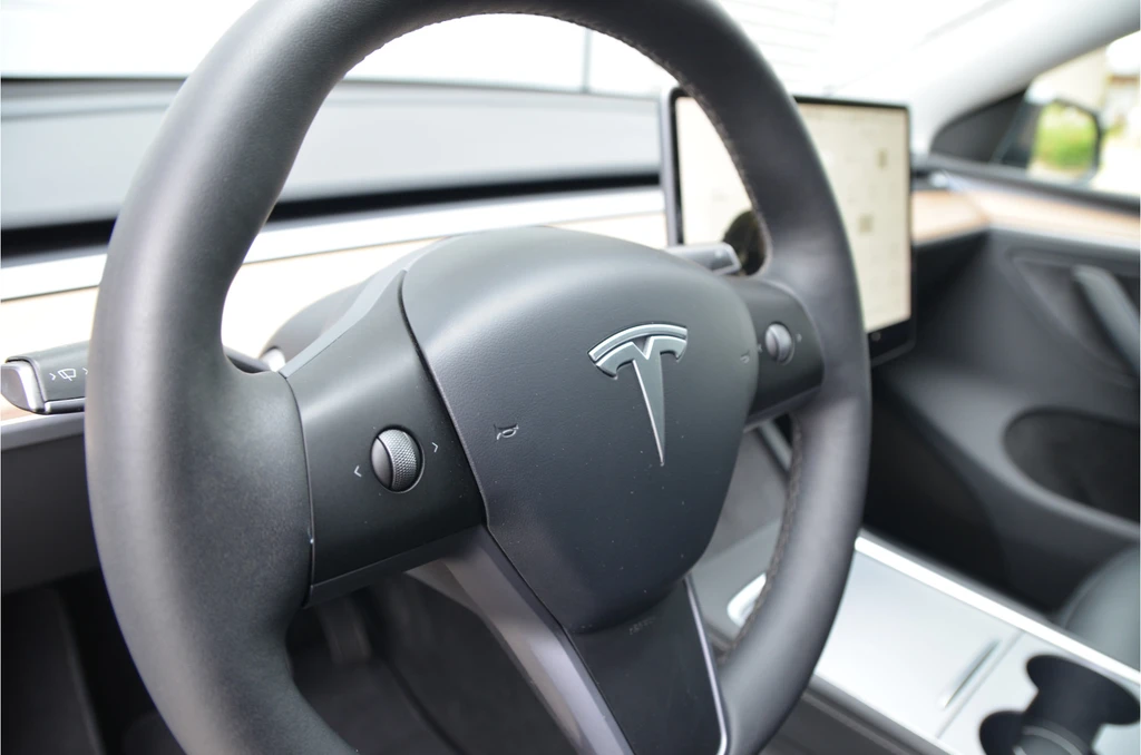 Tesla Model Y – foto 16