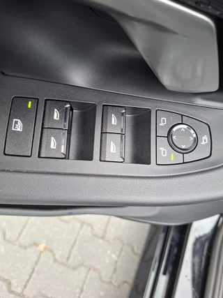 BMW i5 – thumbnail 28
