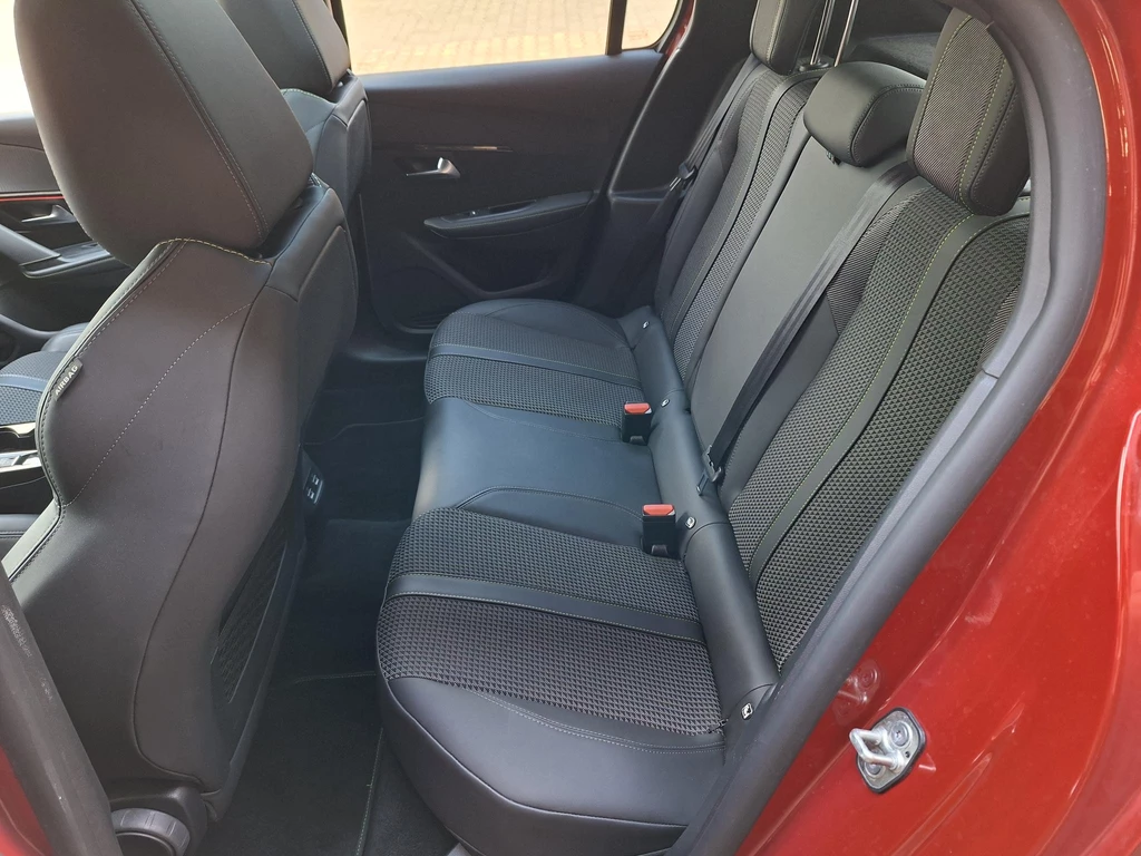 Peugeot 208 – foto 32