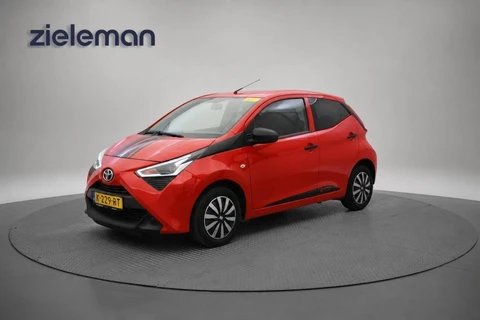 Toyota Aygo 1.0 VVT-I X-Fun Sport 5 Deurs - Airco, Multifunctioneel stuur, Bluetooth