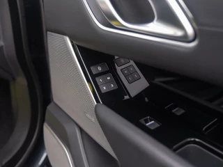 Land Rover Range Rover Velar – thumbnail 54