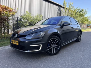 Volkswagen Golf – thumbnail 1
