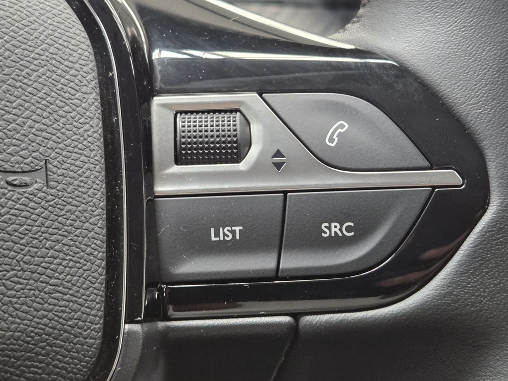 Peugeot 208 – foto 24