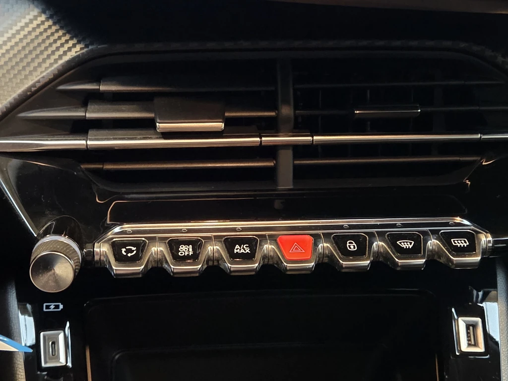 Peugeot 208 – foto 32