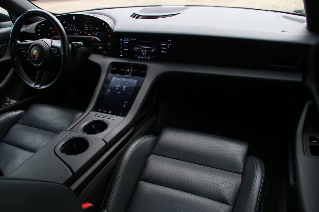 Porsche Taycan – foto 15