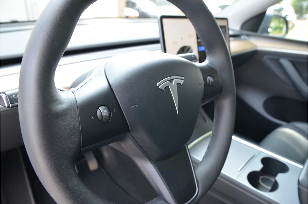 Tesla Model Y – foto 16