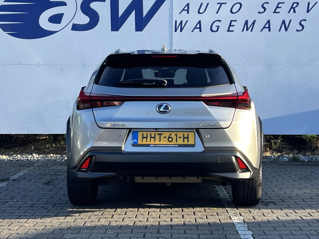 Lexus UX – foto 3