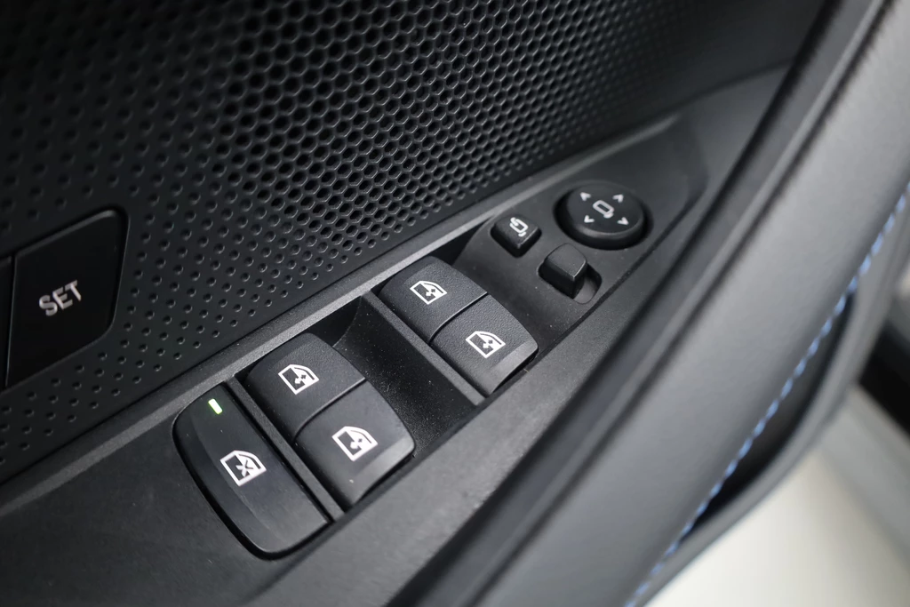 BMW i4 – foto 9