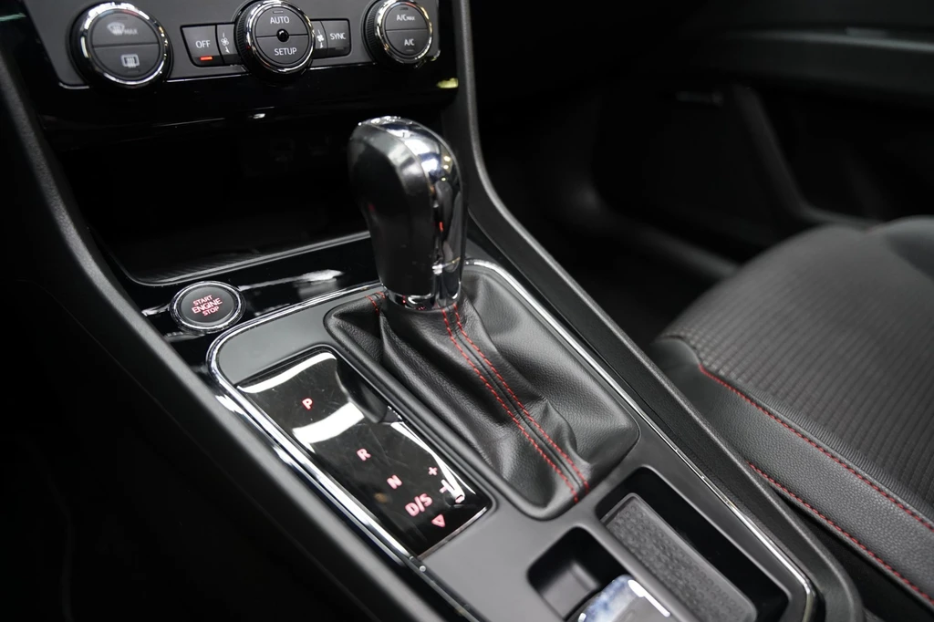 SEAT Leon – foto 17