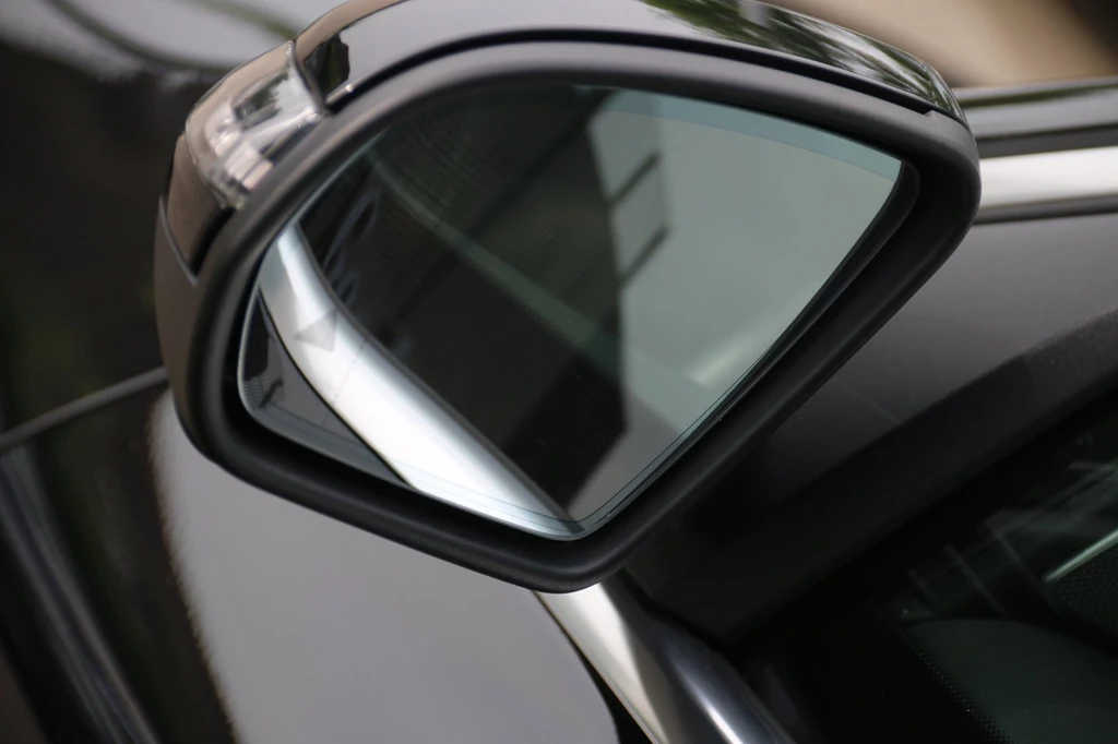 Mercedes-Benz EQC – foto 23