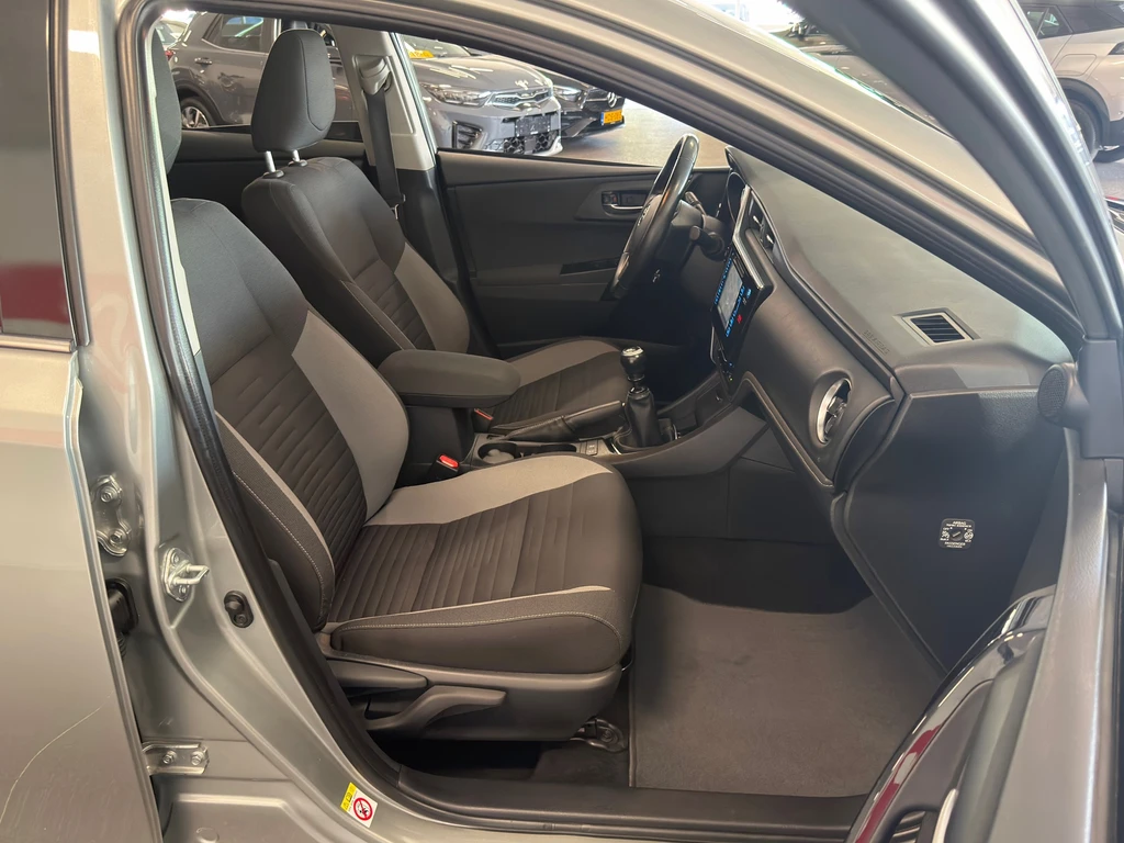 Toyota Auris – foto 14