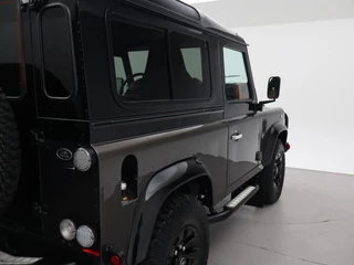 Land Rover Defender – thumbnail 2