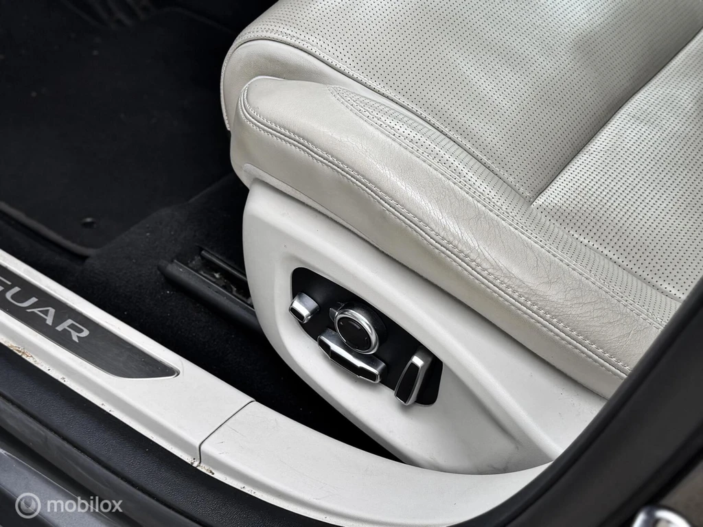 Jaguar I-PACE – foto 17