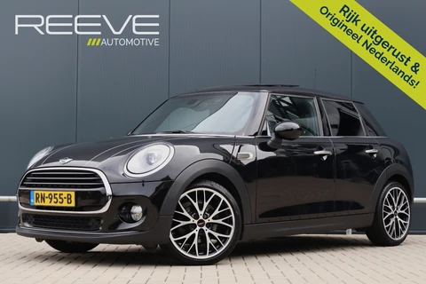 MINI 5-deurs 1.5 Cooper Serious Business | JCW | Pano | Stoelverwarming | 18 Inch | LED | Keyless Entry | John Cooper Works pakket