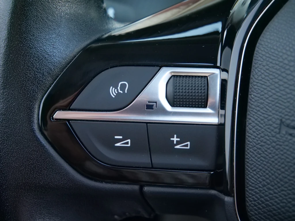 Peugeot e-2008 – foto 19