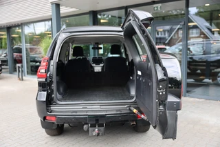 Toyota Land Cruiser – thumbnail 8