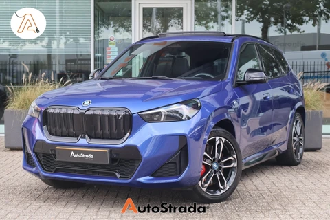 BMW Ix1 (u11) xDrive30 M-Sport 313pk | Shadow | Pano | Harman/Kardon | Trekhaak | LED | Camera | ACC