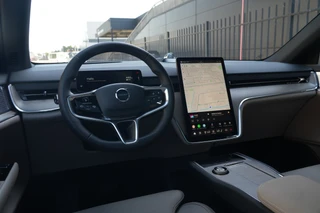Volvo EX90 – thumbnail 10