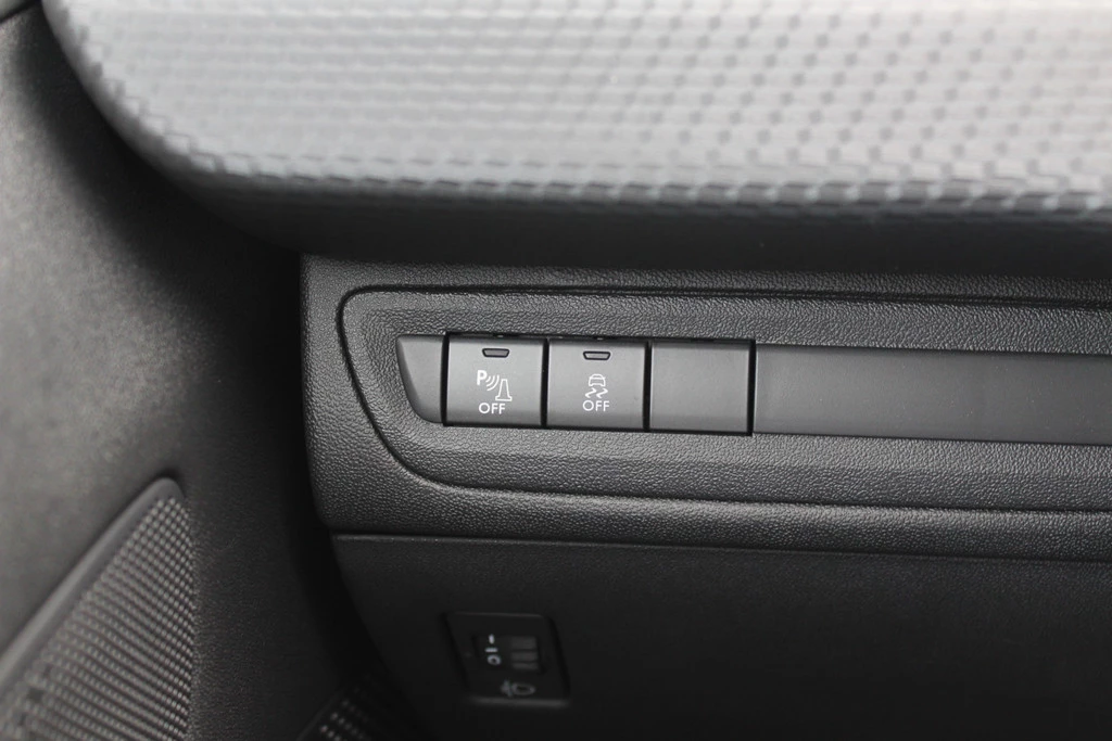 Peugeot 208 – foto 24