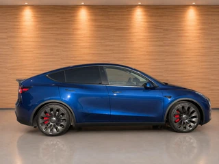 Tesla Model Y – thumbnail 4