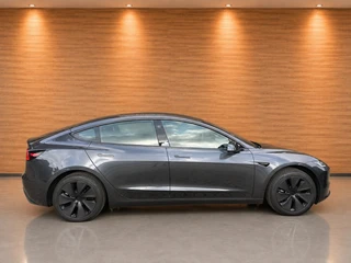 Tesla Model 3 – thumbnail 4