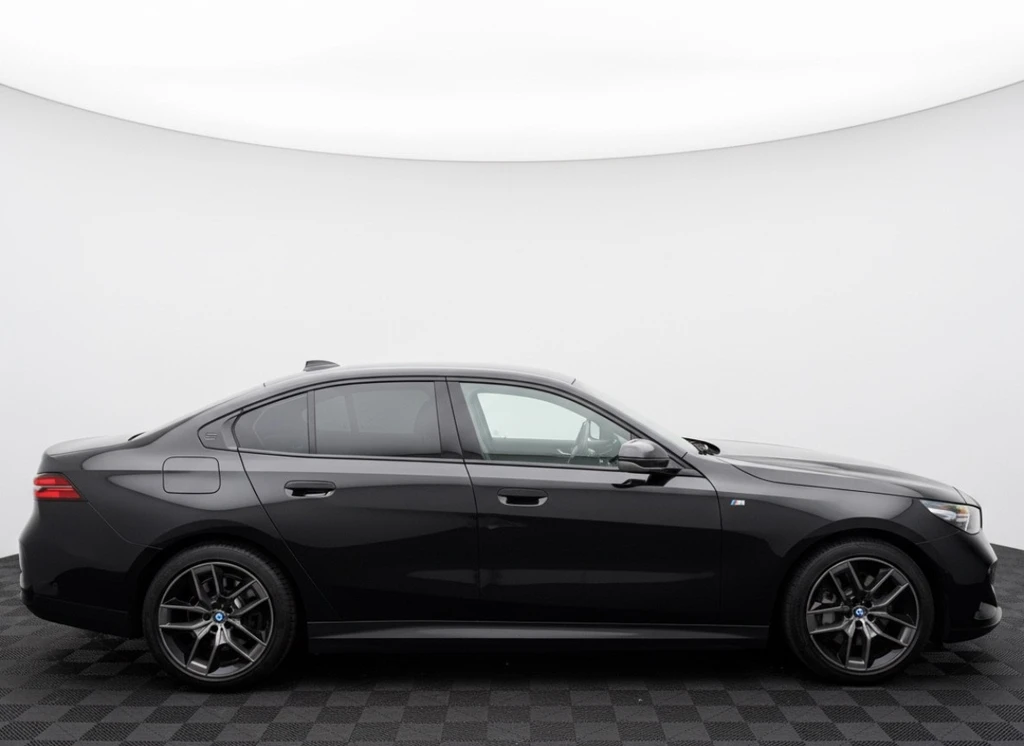 BMW i5 – foto 8