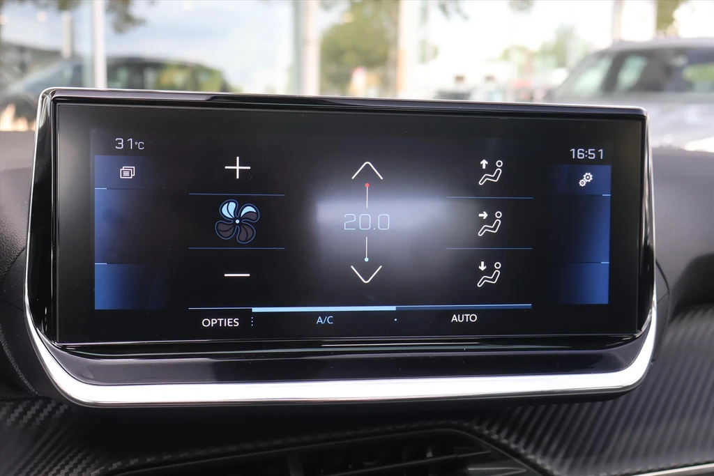Peugeot 208 – foto 18