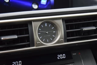 Lexus IS – thumbnail 20