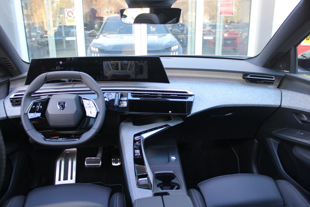 Peugeot e-3008 – foto 12